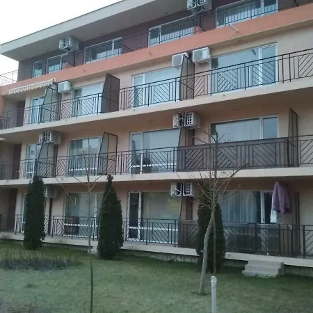 Private Single Located In Orhid Ford Garden Apartament