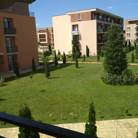Private Single Located In Orhid Ford Garden Apartament *