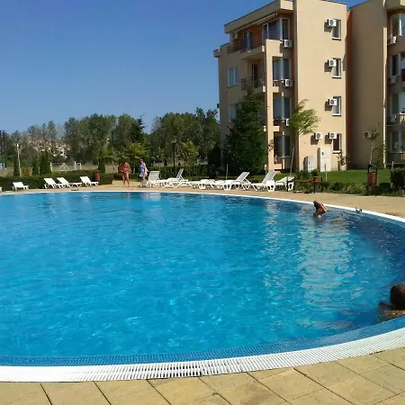 Private Single Located In Orhid Ford Garden Apartament